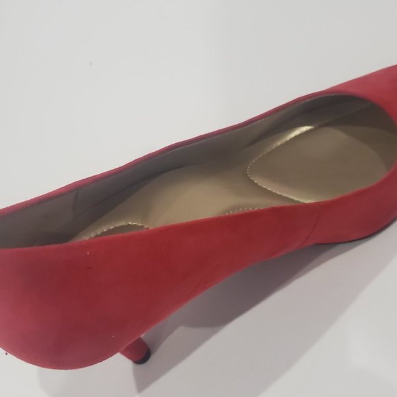 NEW ✅ BANDOLINO Red Suede Classic Pump Heel Shoes 8.5 ✨ NEW - Picture 5 of 9